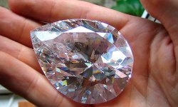 Алмаз – драгоценный эталон прочности и красоты