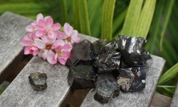 Шунгит — лечебный и мистический «аспидный» камень