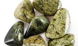 Змеевик или Серпентинит — магические и целебные свойства камня