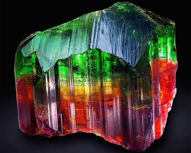 Драгоценный камень турмалин: свойства и цвета камня. Магические свойства и значение камня турмалин, кому подходит этот минерал