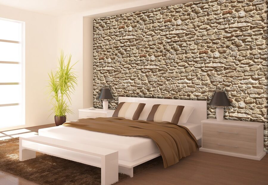 стена из камня в спальне